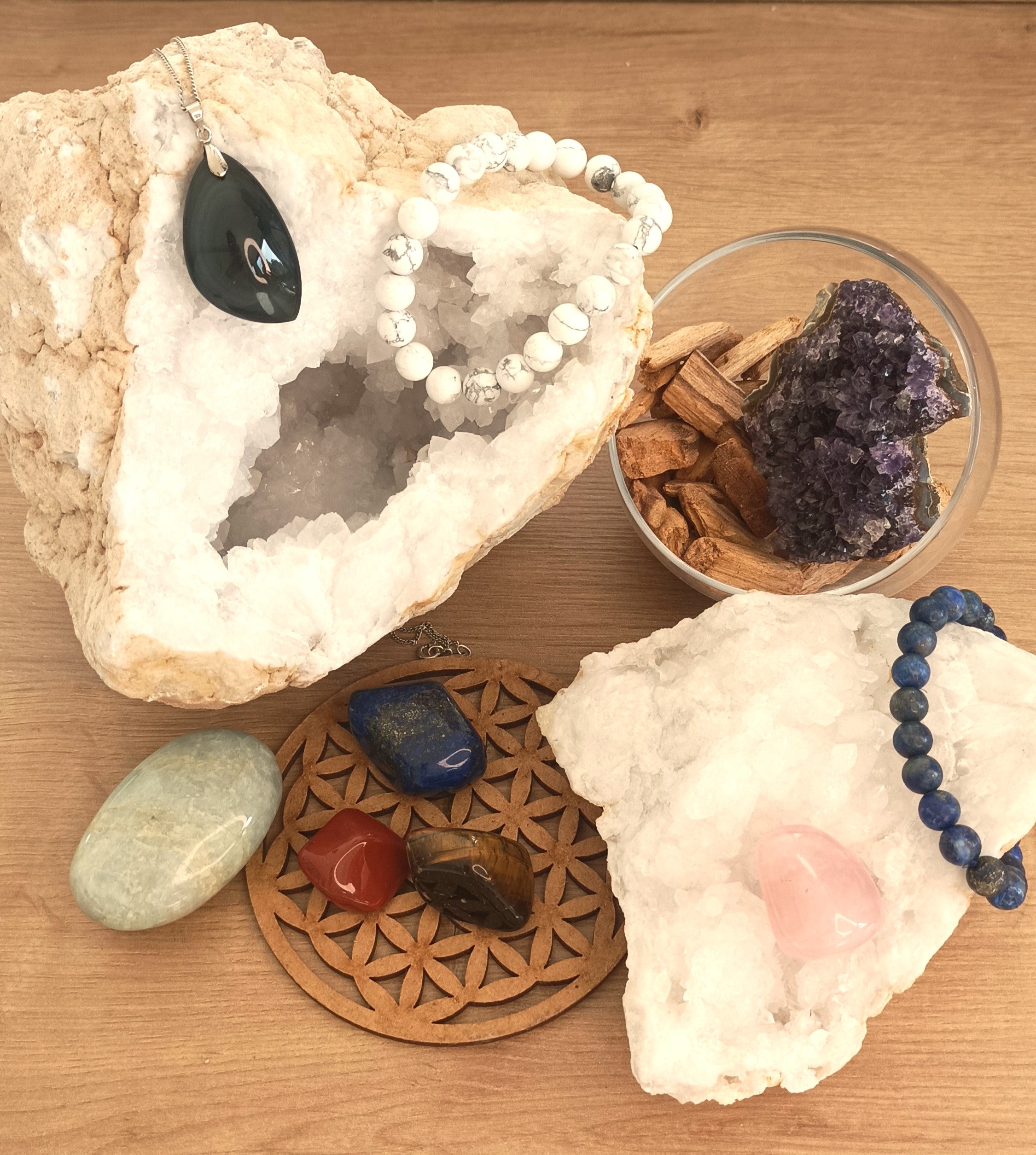 Magnétisme- Pierres - Cristaux- Finistère Bretagne France
– Les secrets d'Astrée